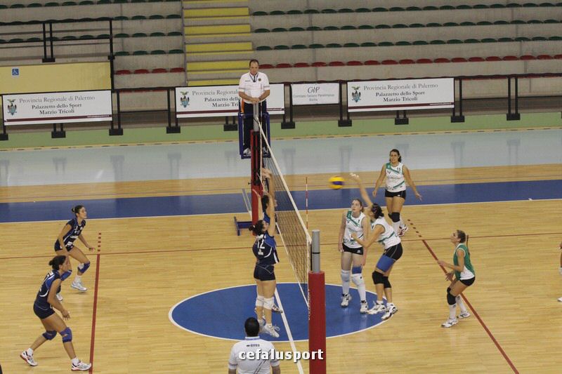 111030 volley 243_tn.jpg